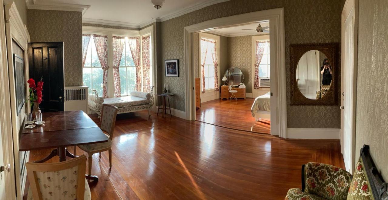 Bed and Breakfast The Wedding Cake House Providence Exteriér fotografie