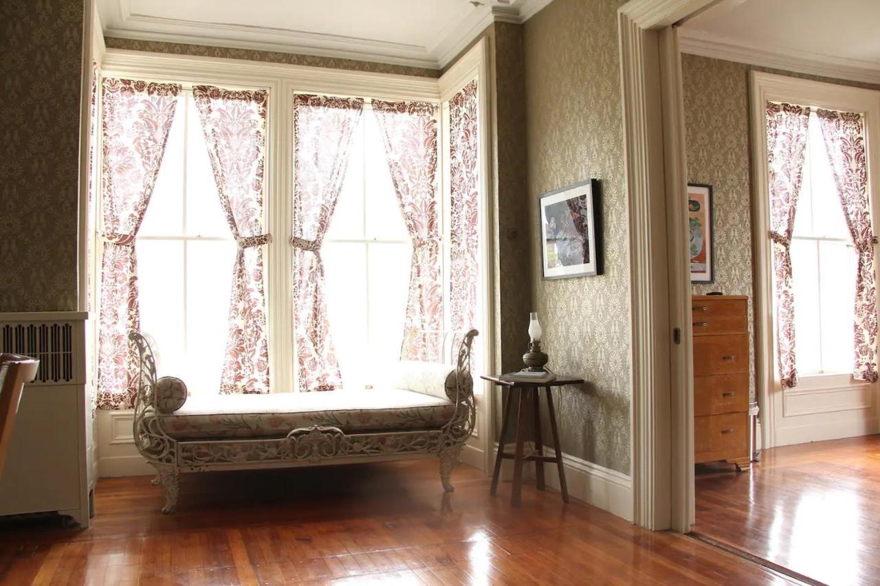 Bed and Breakfast The Wedding Cake House Providence Exteriér fotografie